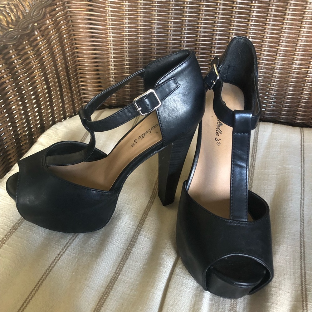Black Heels Size 8